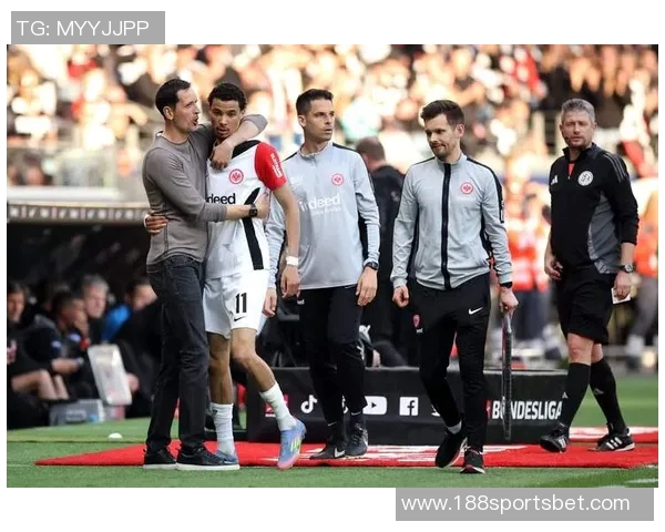 法兰克福主帅谈埃基蒂克与利物浦连败原因分析