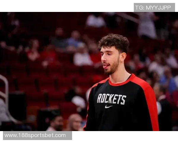 乌度卡强调年轻球员需与队友保持一致水平不会因年龄小而放宽要求