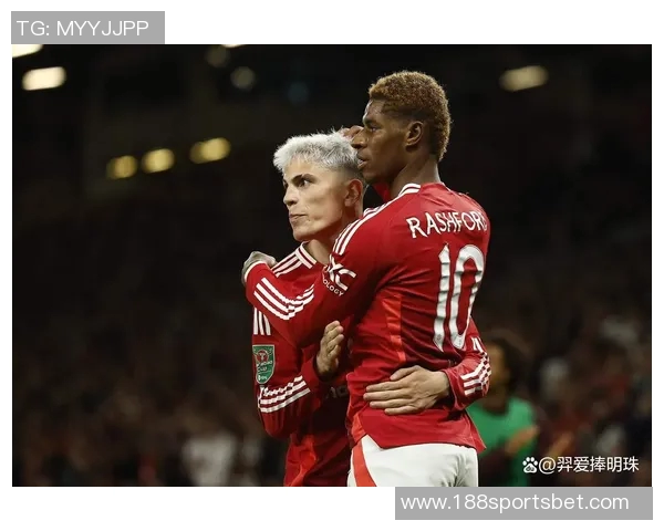 阿莫林积极引入青训新星18岁莱西在一线队训练中表现抢眼 阿莫林积极引入青训新星18岁莱西在一线队训练中表现抢眼