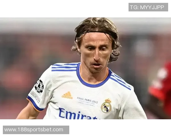 莫德里奇全场表现不佳射门与关键传球均未得分被对手频繁突破评分仅为68